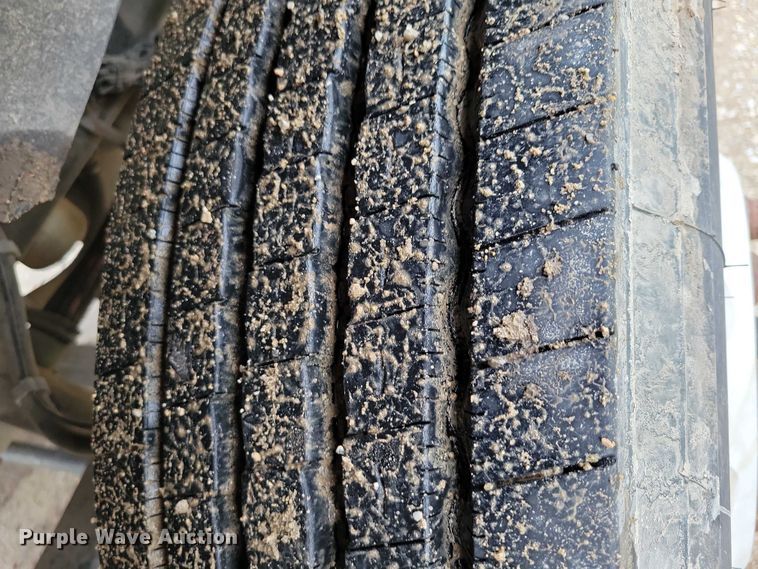 image for item DX7207 2006 Kenworth T800B semi truck