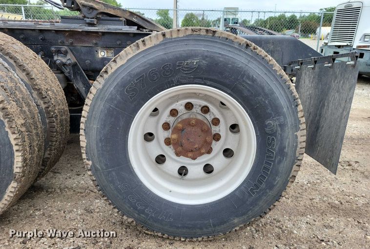 image for item DX7207 2006 Kenworth T800B semi truck