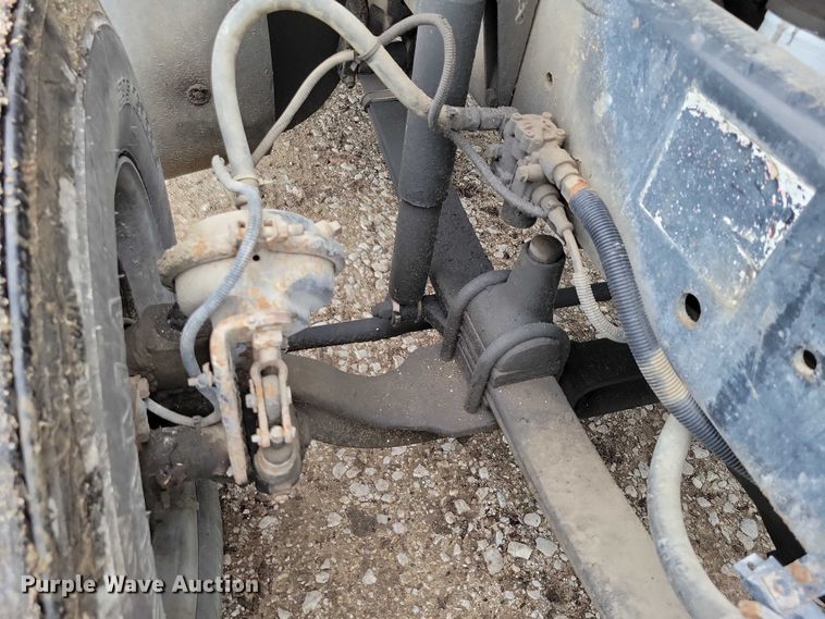 image for item DX7210 2000 Freightliner FLD semi truck