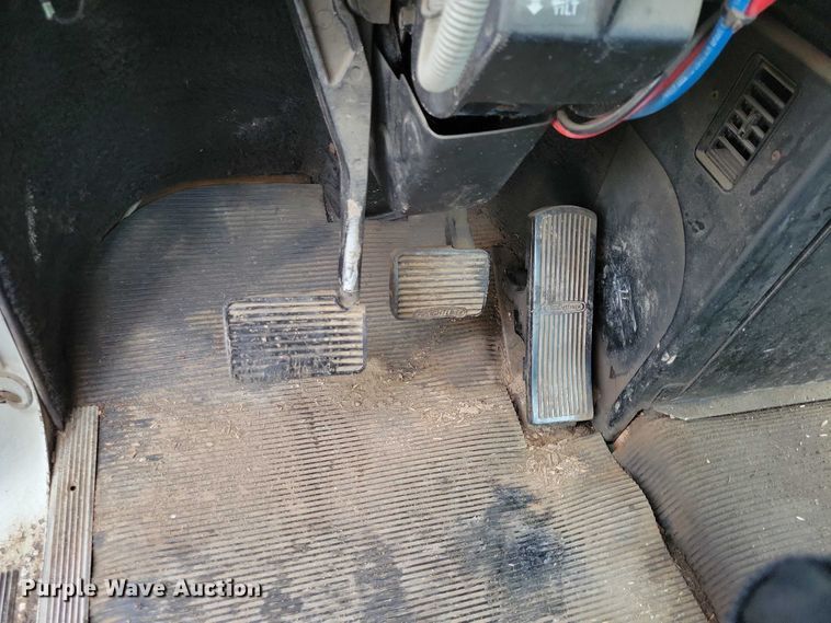 image for item DX7210 2000 Freightliner FLD semi truck