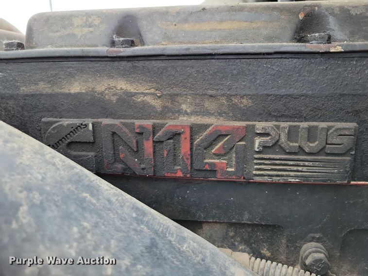 image for item DX7210 2000 Freightliner FLD semi truck