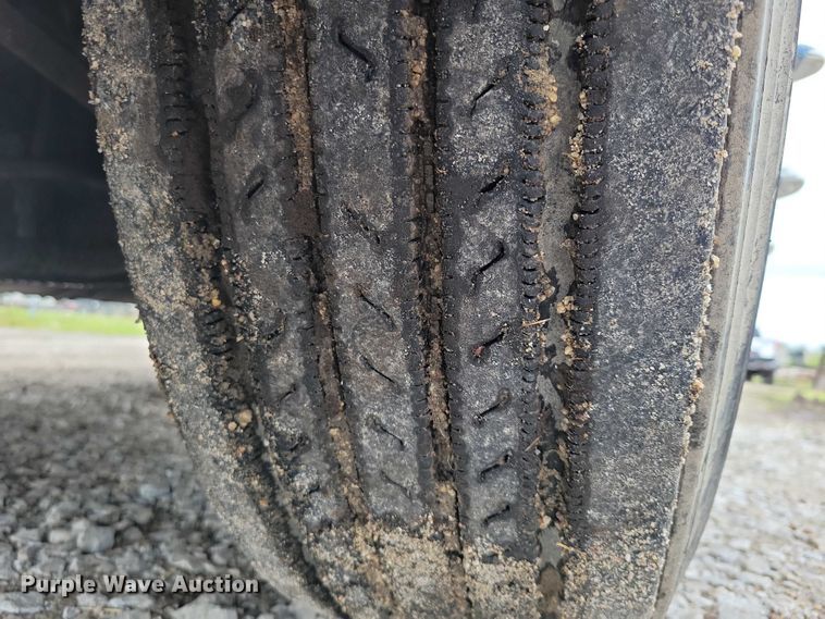 image for item DX7210 2000 Freightliner FLD semi truck