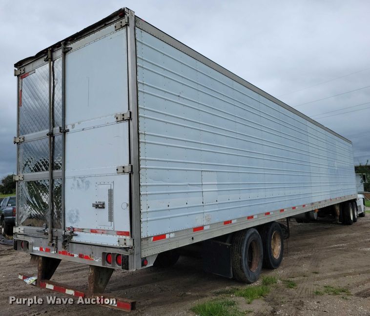 image for item DX7211 2006 Utility refrigerated van trailer