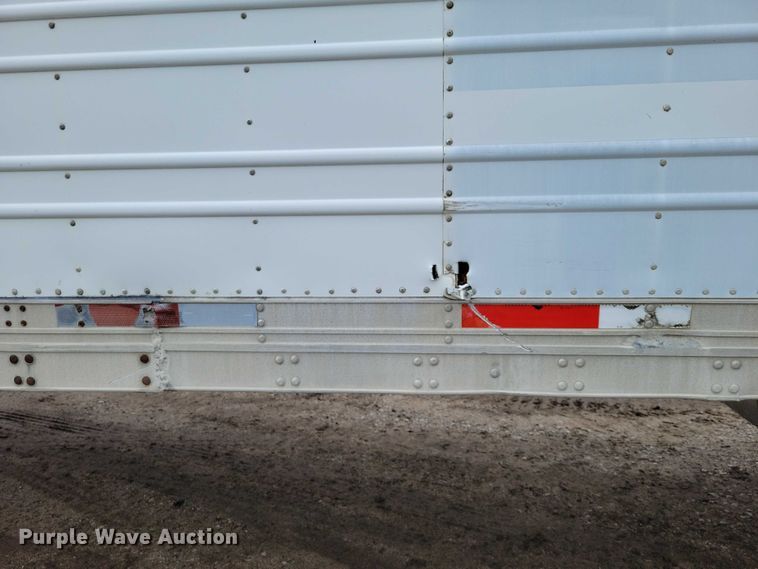 image for item DX7211 2006 Utility refrigerated van trailer