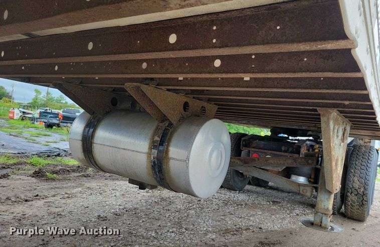 image for item DX7211 2006 Utility refrigerated van trailer