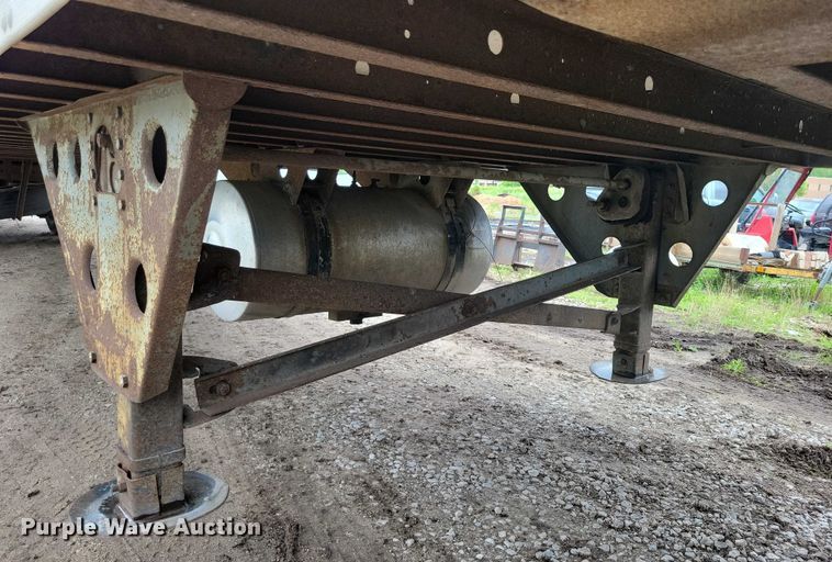 image for item DX7211 2006 Utility refrigerated van trailer