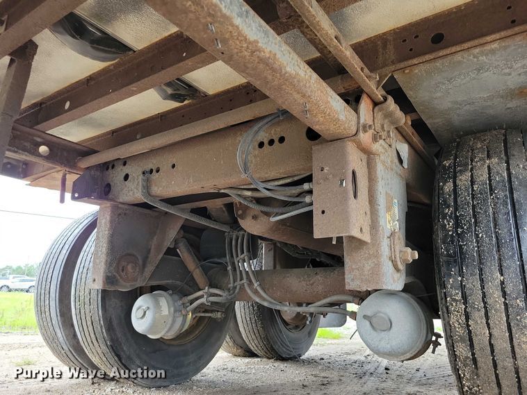 image for item DX7211 2006 Utility refrigerated van trailer