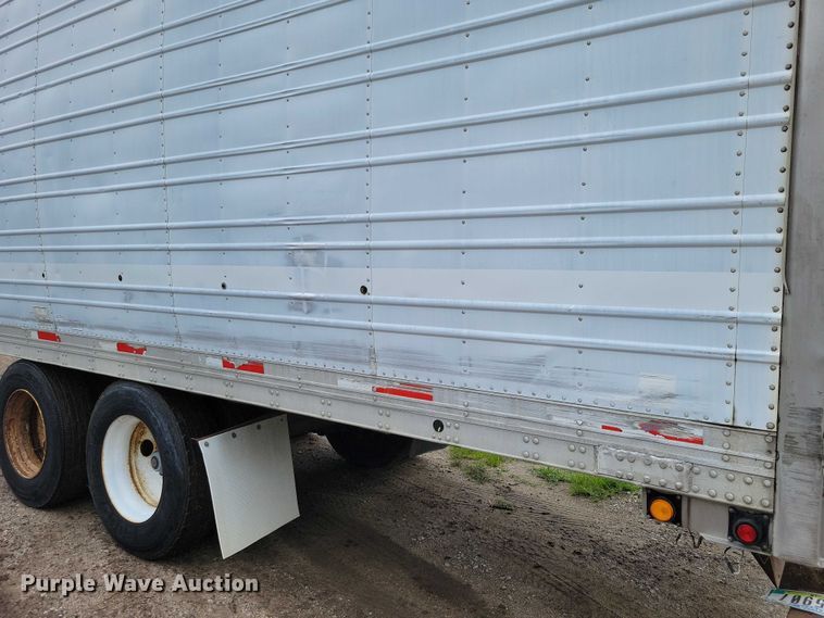image for item DX7211 2006 Utility refrigerated van trailer
