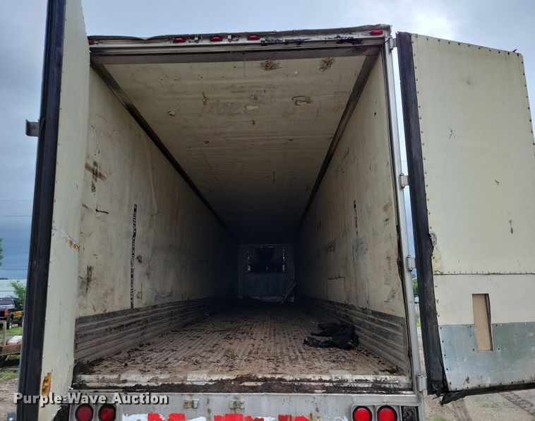 image for item DX7211 2006 Utility refrigerated van trailer