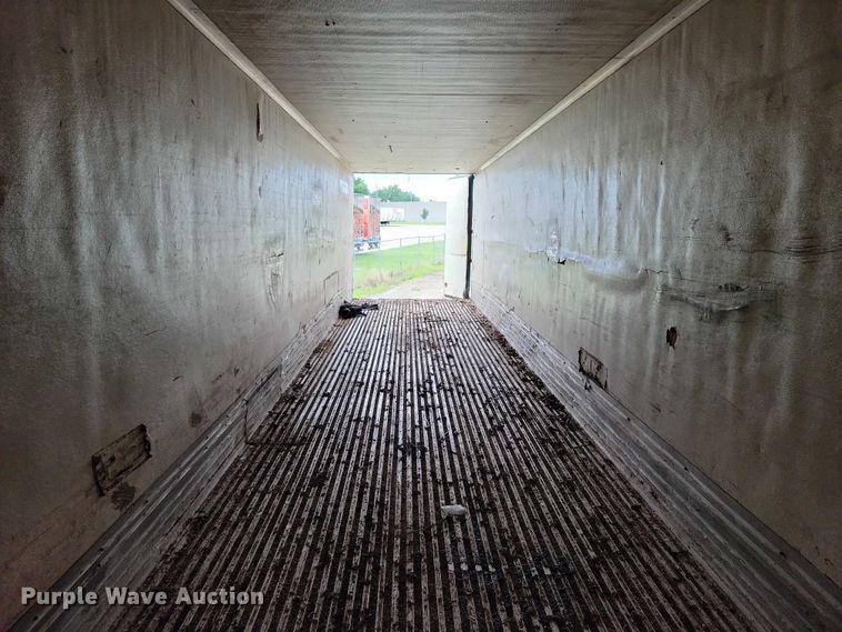 image for item DX7211 2006 Utility refrigerated van trailer