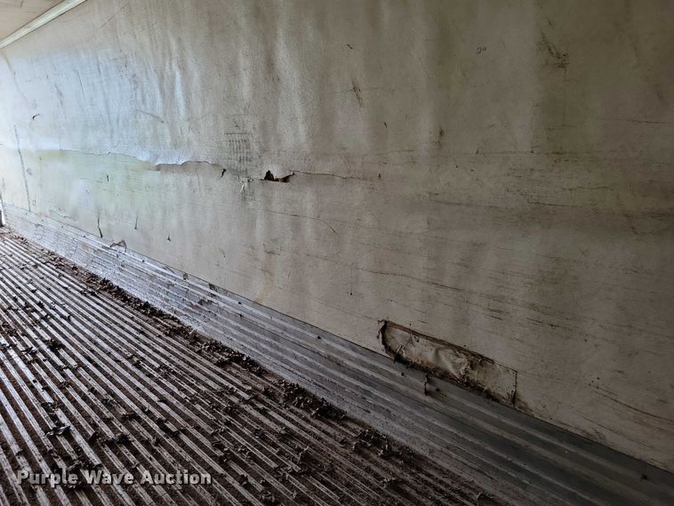 image for item DX7211 2006 Utility refrigerated van trailer