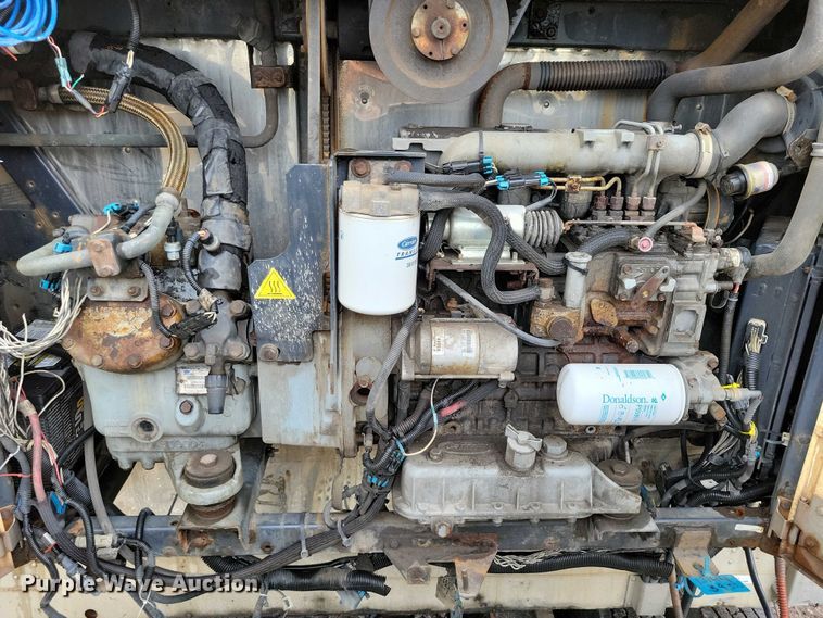 image for item DX7211 2006 Utility refrigerated van trailer