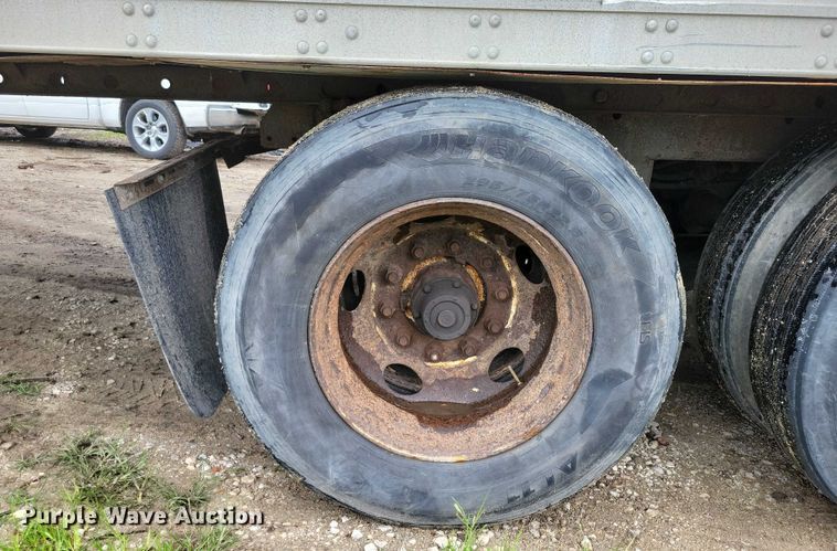 image for item DX7211 2006 Utility refrigerated van trailer