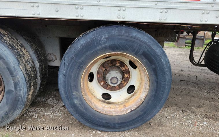 image for item DX7211 2006 Utility refrigerated van trailer