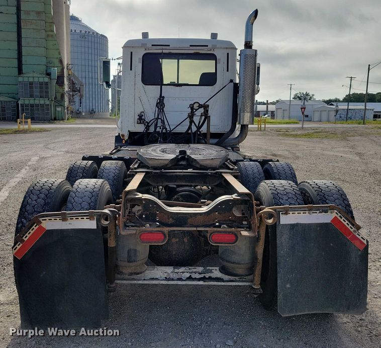 image for item DX7431 1999 Mack CH600 semi truck