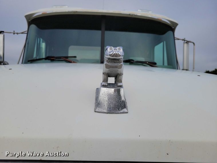 image for item DX7431 1999 Mack CH600 semi truck