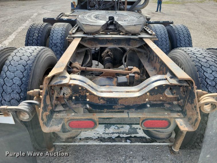 image for item DX7431 1999 Mack CH600 semi truck