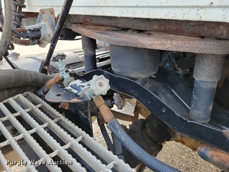 image for item DX7431 1999 Mack CH600 semi truck