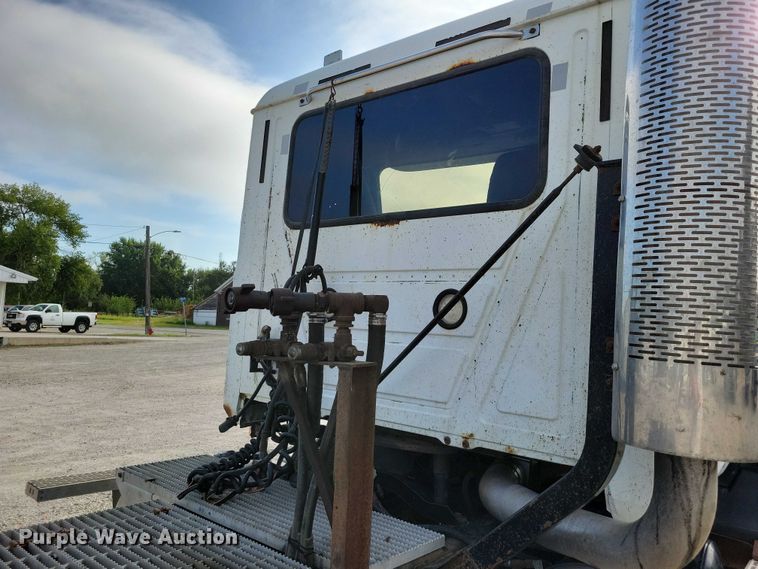 image for item DX7431 1999 Mack CH600 semi truck