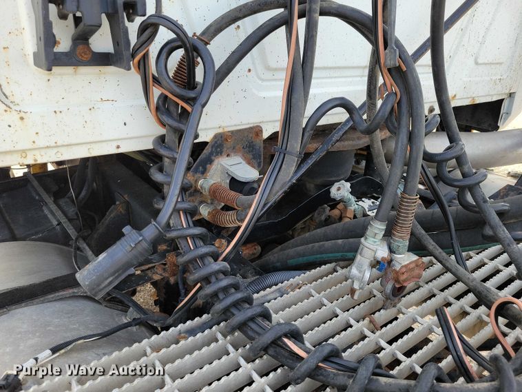 image for item DX7431 1999 Mack CH600 semi truck