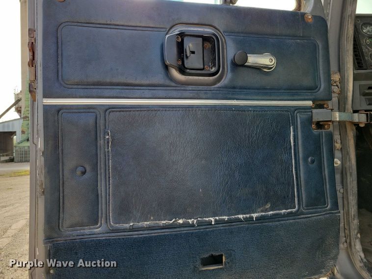 image for item DX7431 1999 Mack CH600 semi truck