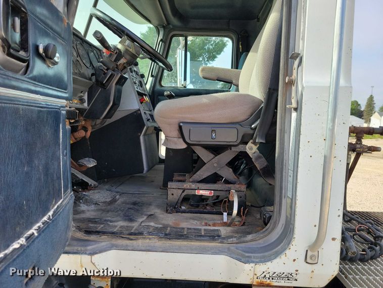 image for item DX7431 1999 Mack CH600 semi truck