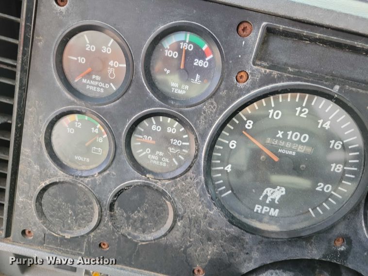 image for item DX7431 1999 Mack CH600 semi truck