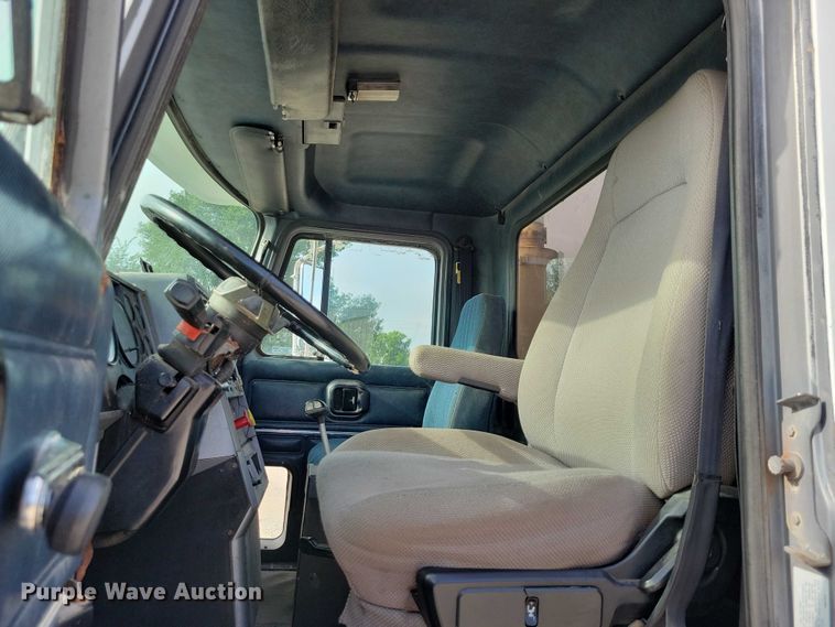 image for item DX7431 1999 Mack CH600 semi truck