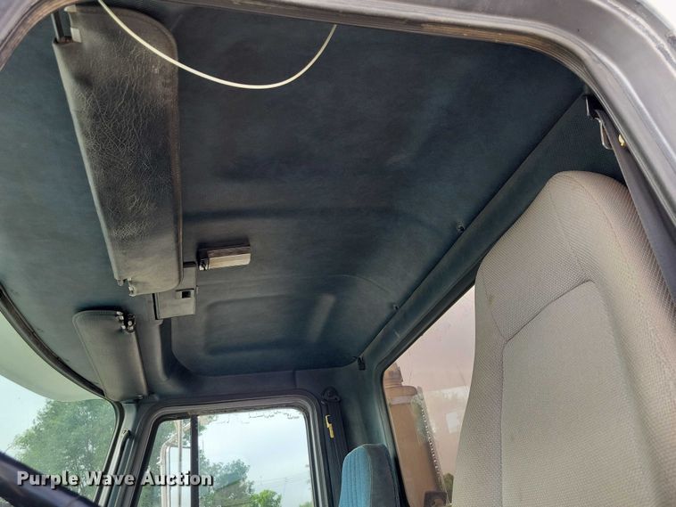 image for item DX7431 1999 Mack CH600 semi truck