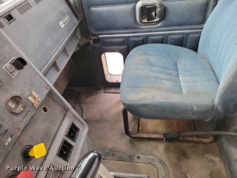 image for item DX7431 1999 Mack CH600 semi truck