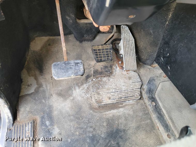 image for item DX7431 1999 Mack CH600 semi truck