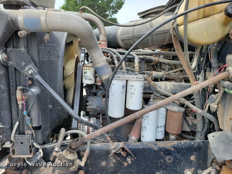 image for item DX7431 1999 Mack CH600 semi truck