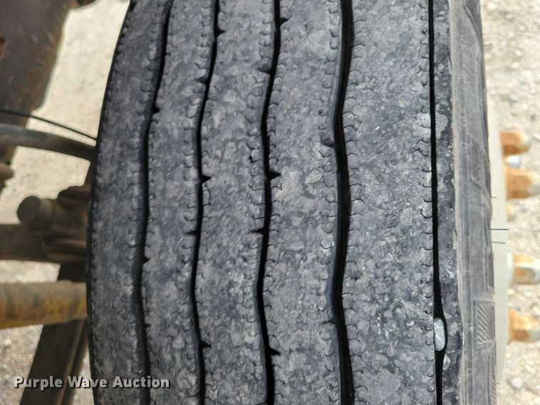 image for item DX7431 1999 Mack CH600 semi truck