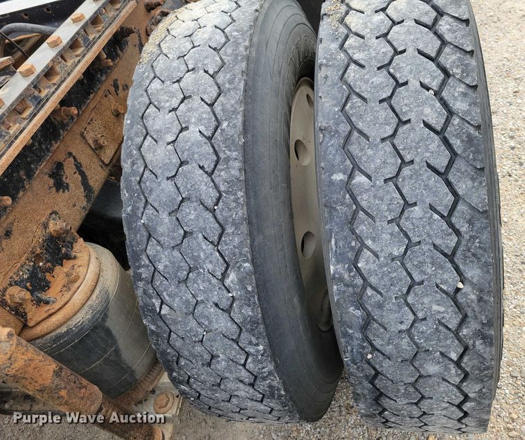 image for item DX7431 1999 Mack CH600 semi truck