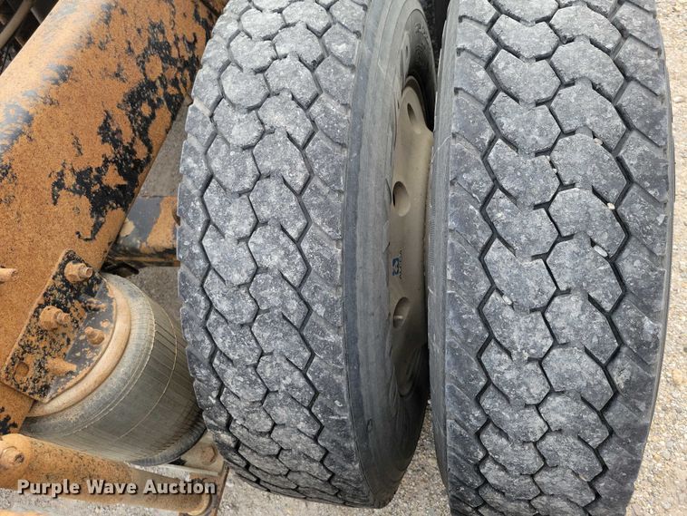 image for item DX7431 1999 Mack CH600 semi truck