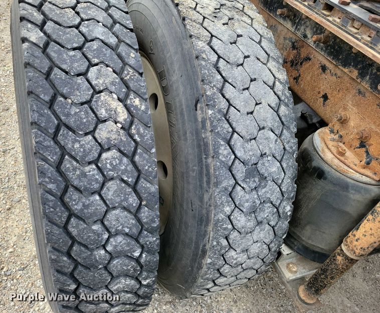 image for item DX7431 1999 Mack CH600 semi truck