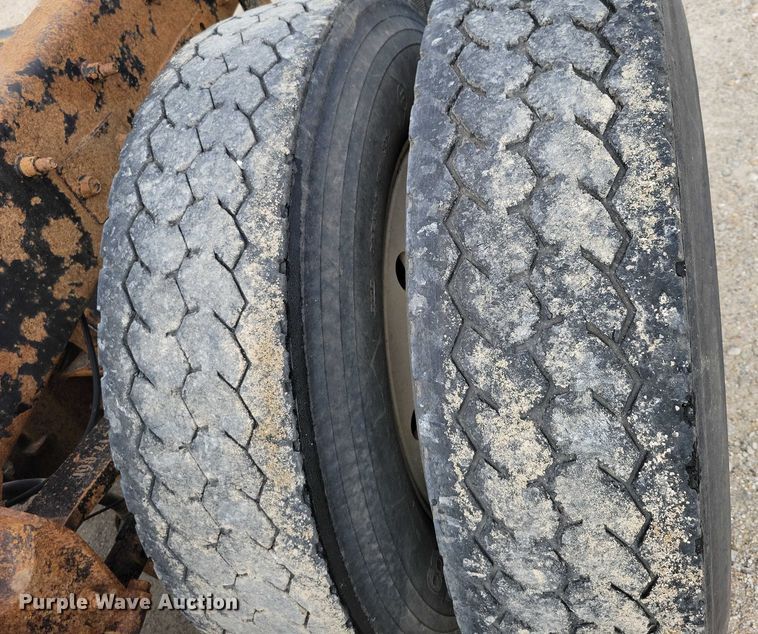 image for item DX7431 1999 Mack CH600 semi truck