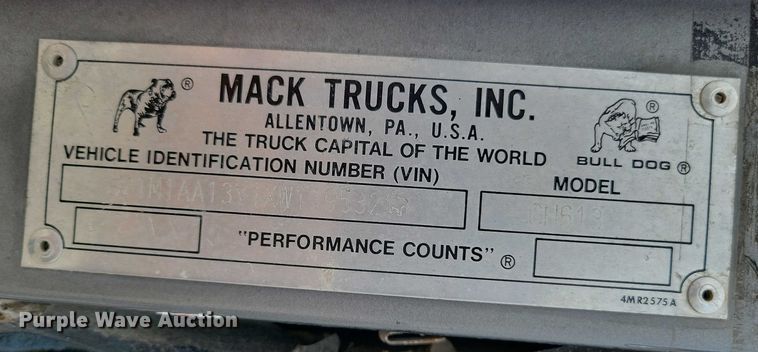 image for item DX7431 1999 Mack CH600 semi truck