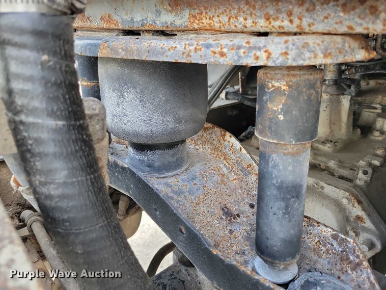 image for item DX7432 2003 Mack CH613 semi truck