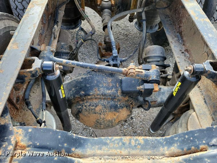 image for item DX7432 2003 Mack CH613 semi truck