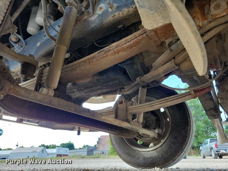 image for item DX7432 2003 Mack CH613 semi truck