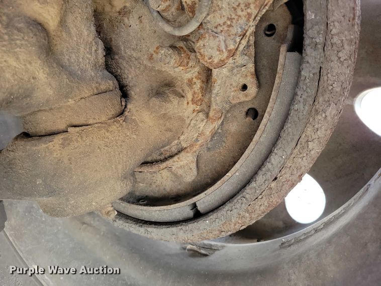 image for item DX7432 2003 Mack CH613 semi truck