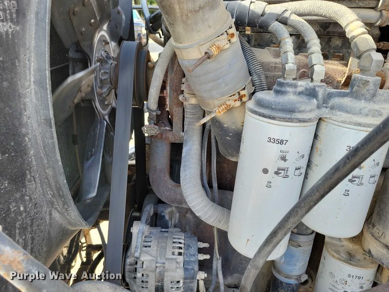 image for item DX7432 2003 Mack CH613 semi truck