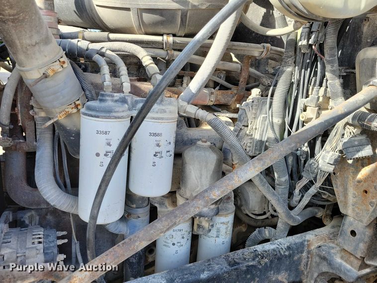 image for item DX7432 2003 Mack CH613 semi truck