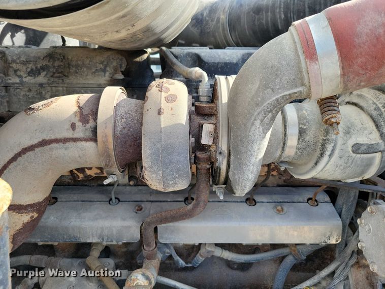 image for item DX7432 2003 Mack CH613 semi truck