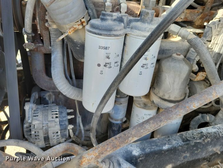 image for item DX7432 2003 Mack CH613 semi truck