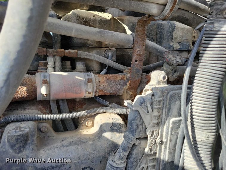 image for item DX7432 2003 Mack CH613 semi truck