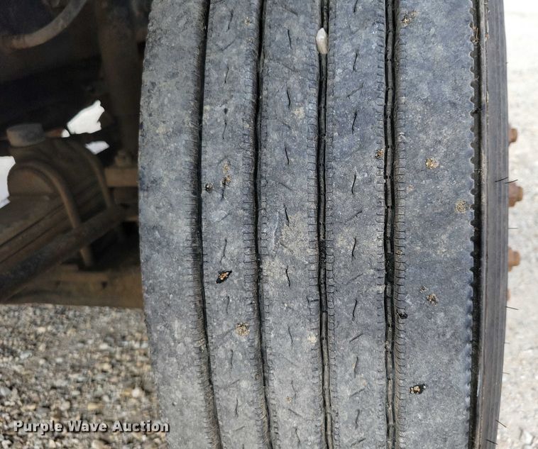 image for item DX7432 2003 Mack CH613 semi truck