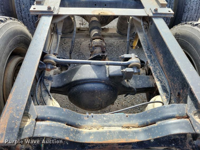 image for item DX7433 1999 Mack CH600 semi truck