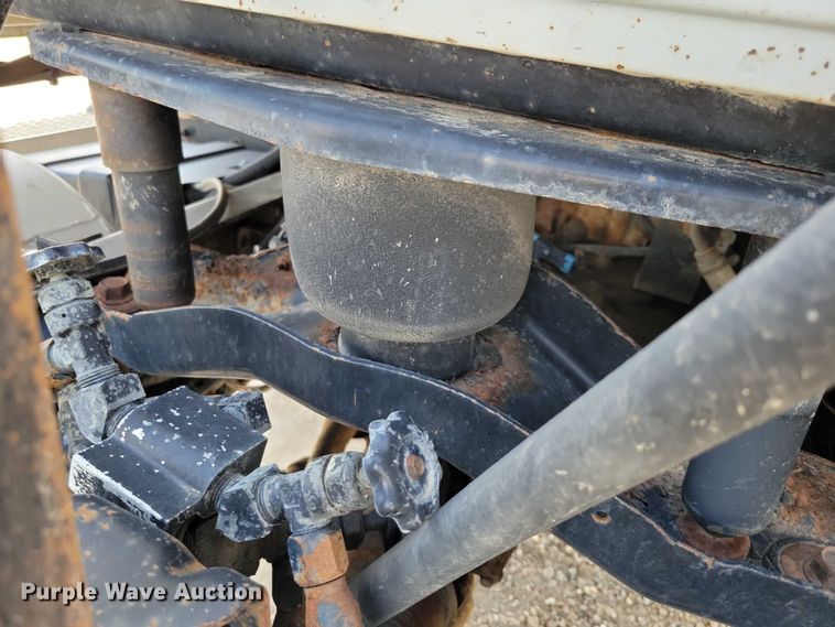 image for item DX7433 1999 Mack CH600 semi truck